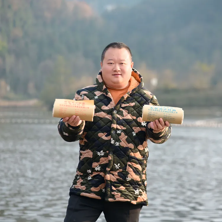 农家土面条，土麦子挂面，不添加不提取，保留麦芽麦芯。