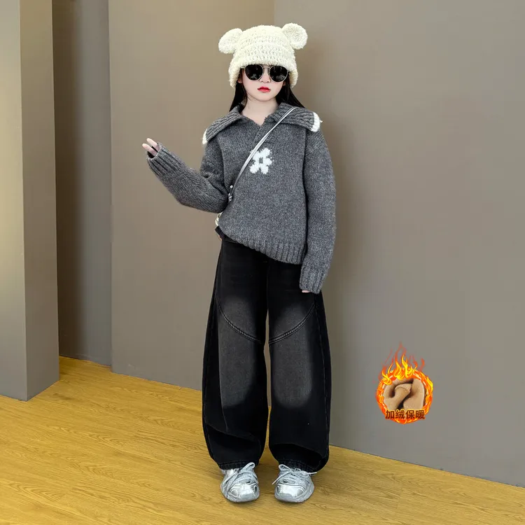 女童2025新款儿童秋冬季花朵毛衣简约穿搭加绒花边牛仔裤套装潮酷