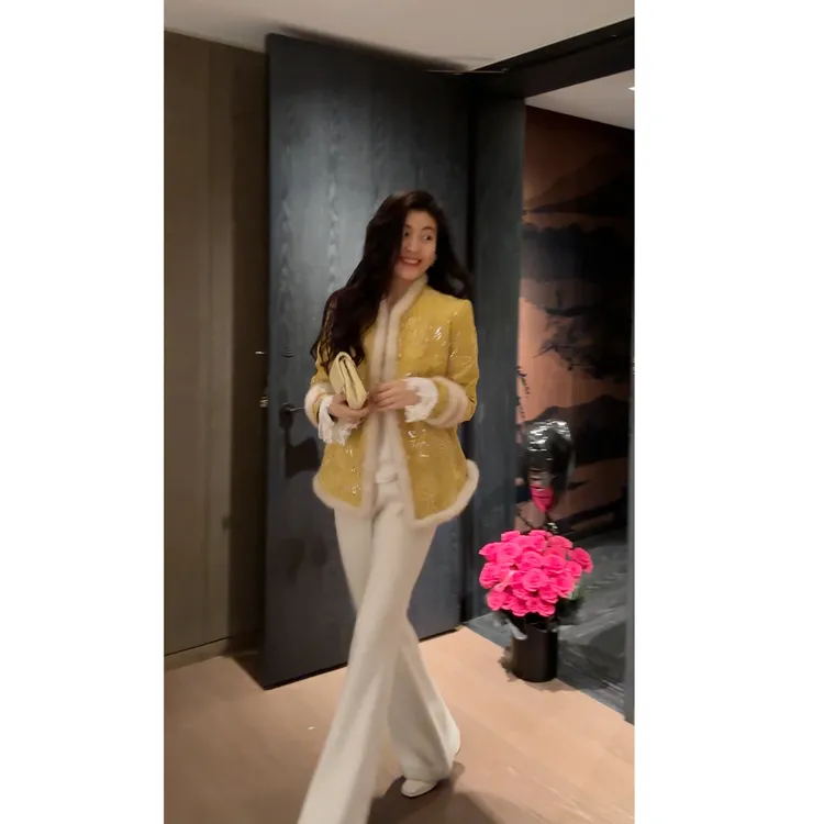 N.COU妮蔻25冬新款新中式高级感珠片绣提花白鸭绒羽绒外套DY79886