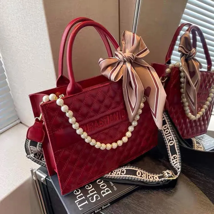 红色结婚包包2025新款高级感手提婚包女新娘包斜挎包大容量托特包