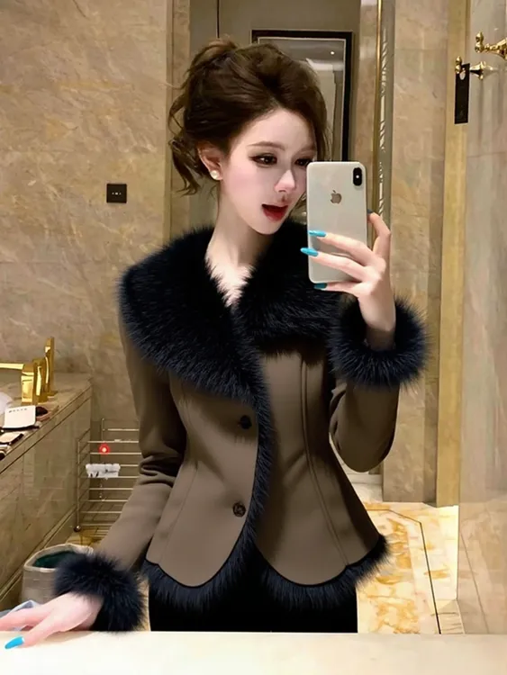 设计感深咖色毛绒外套2025冬季新款高级感小香风气质收腰显瘦上衣