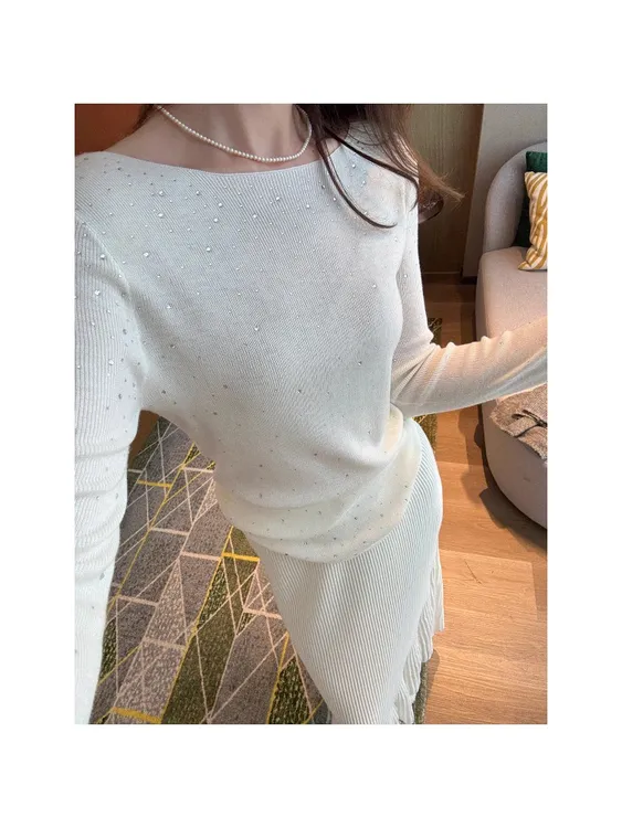 时尚设计感烫钻满天星羊毛针织衫女2025秋季新款显瘦弹力打底上衣