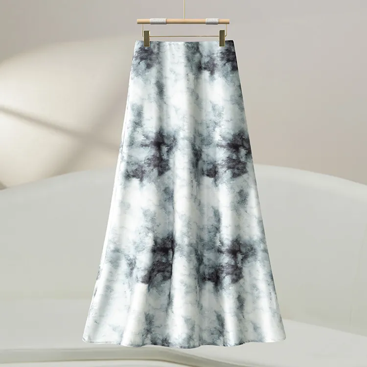 超好看蓝色优雅缎面鱼尾半身裙女夏季薄款水墨画垂感长款包臀裙子