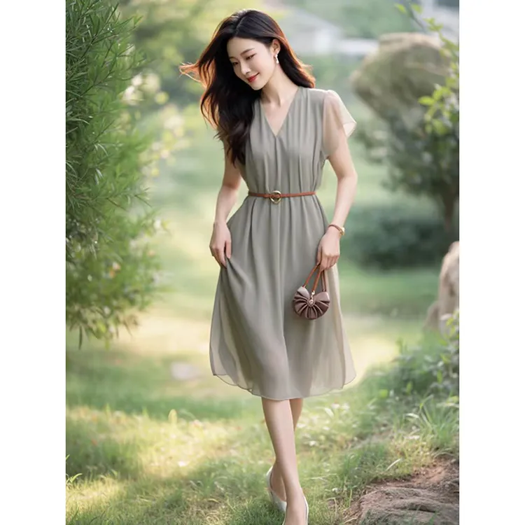 2025夏季新款小个子冷淡系独特别致显瘦灰绿色连衣裙子女