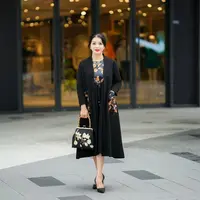 11433-秋装中年妈妈中长款高档妈妈装洋气高档风衣老年女真两件套