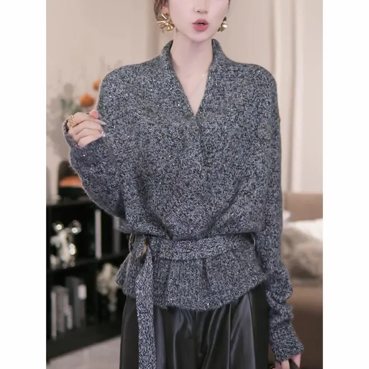 灰色V领毛衣外套女秋冬慵懒高级感洋气减龄系带收腰针织开衫上衣