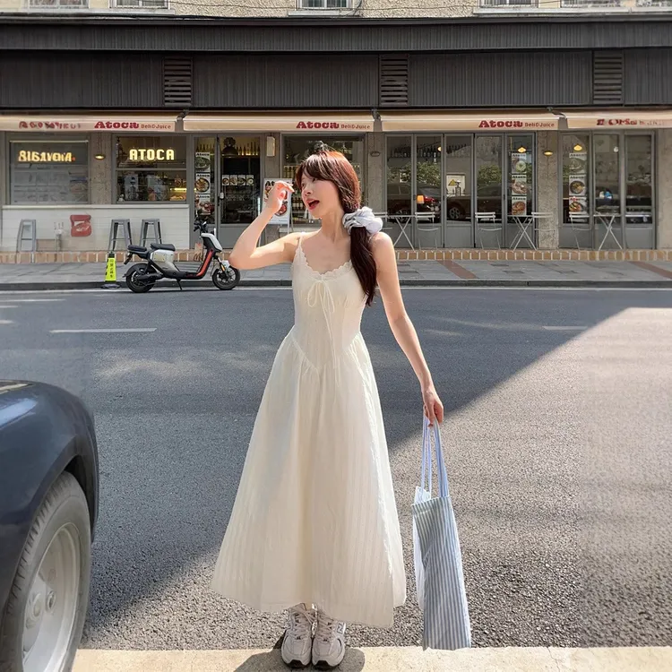 实拍春夏季法式温柔风甜美结针织开衫刺绣提花吊带裙小白裙子