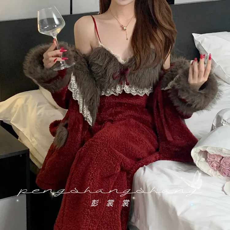 彭裳裳【烈焰瑰宝】冬装上新女士潮流保暖绒加厚睡衣舒适百搭居家服