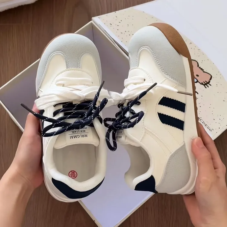 秋季女鞋小白鞋女小众面包鞋配裙子鞋子百搭薄底德训鞋运动休闲鞋