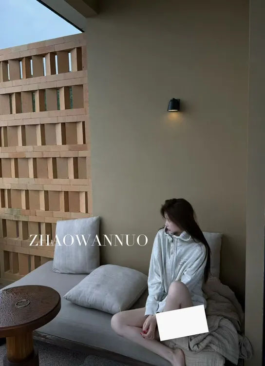 ZHAO WANNUO 丨 M6印花标志晕染工艺连帽外套NC0943