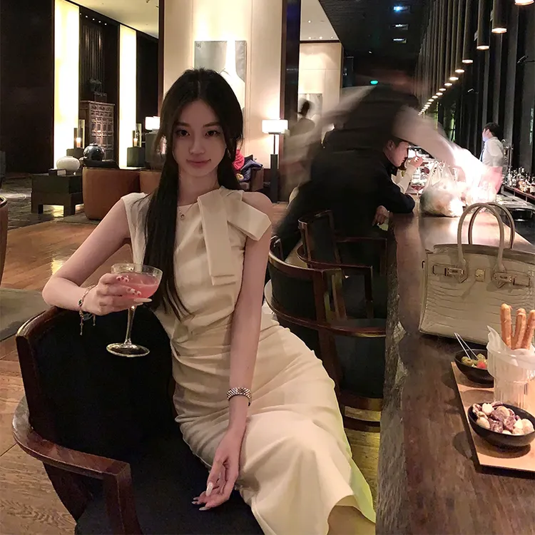 OKMA SHOP背心连衣裙女2025夏修身气质性感包臀收腰长裙无袖裙子