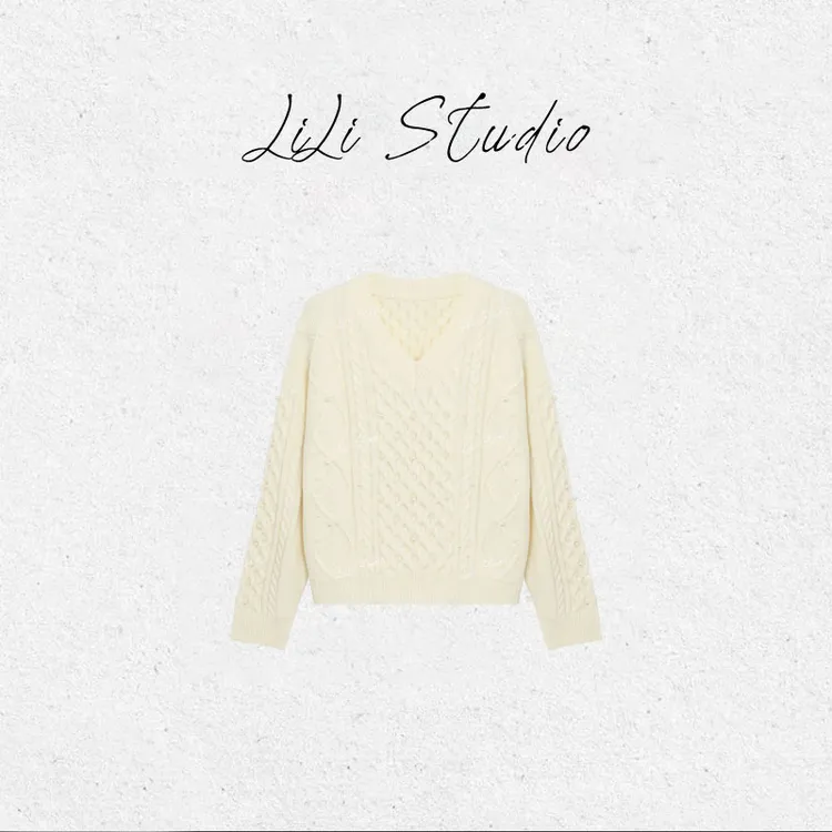 PCNY丨不理理「温玉缀雪」米白珍珠缀饰麻花V领针织毛衣