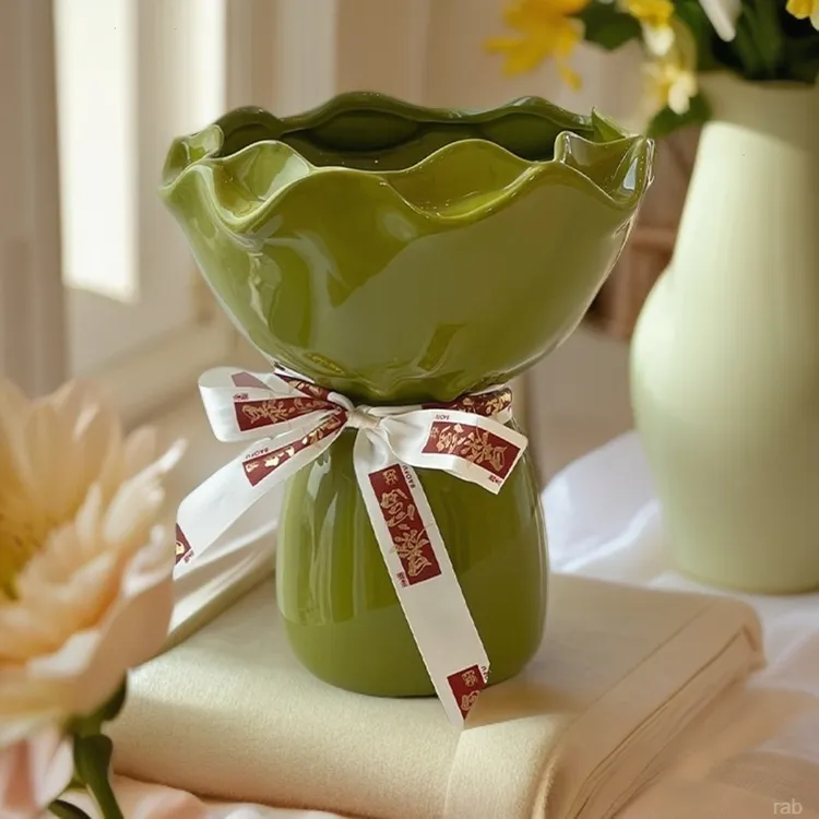 新家客厅陶瓷小花瓶摆件新婚高级感装饰礼物插花情绪稳定花瓶节日