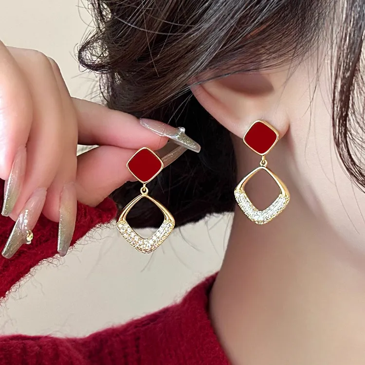 铜合金耳饰 复古港风轻奢气质红色耳环2025新款高级感耳钉耳饰品