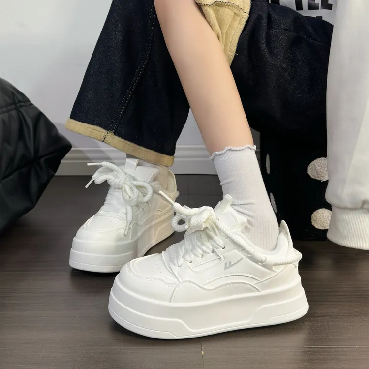 回力加绒加厚小白鞋女2025新款冬季保暖百搭学生二棉鞋厚底板鞋子