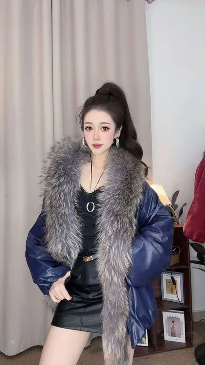 25670宝蓝色毛领可拆宽松型INS风复古港风短外套