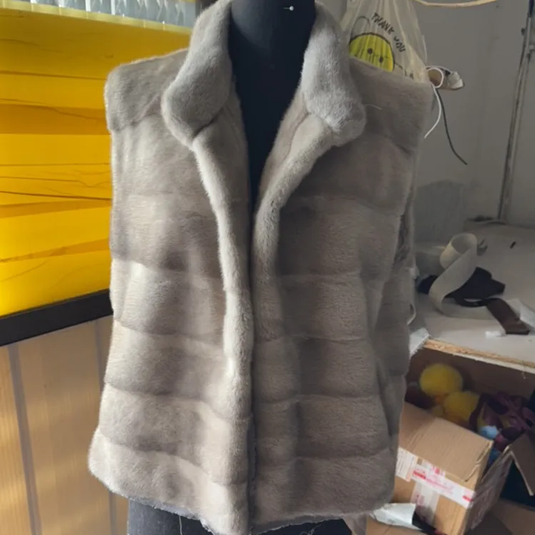 时尚休闲百搭女士短款马甲横排立领原色55-60公分