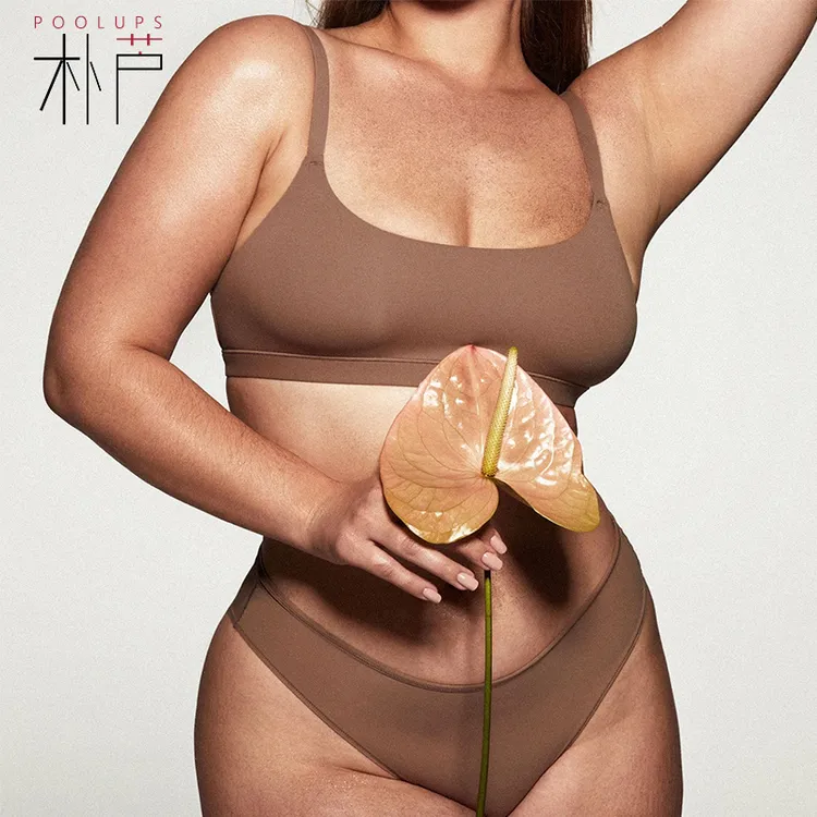 朴芦skims法式三角杯薄款大胸显小抹胸美背内衣女2025新爆款文胸