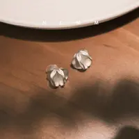 925银耳饰 NCMM「绽放」耳边绽放的是美丽的花蕊耳钉