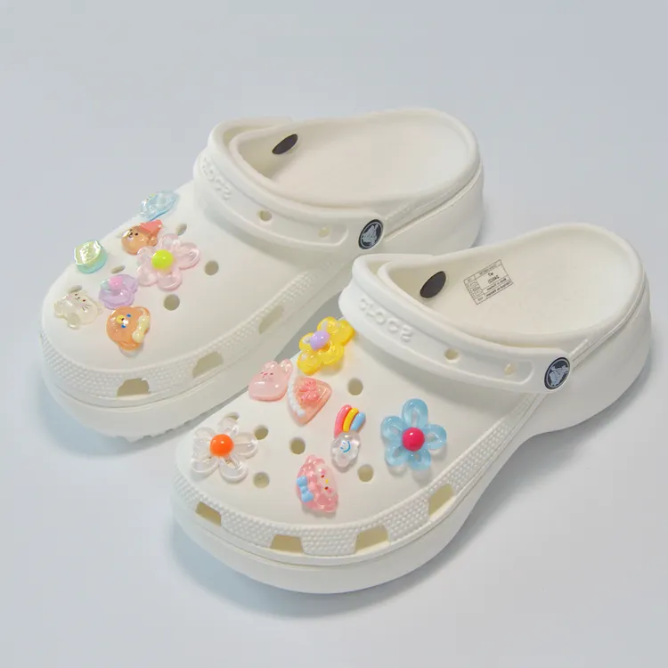 洞洞鞋扣网红果冻系列卡通半拖少女心百搭女生鞋花配饰