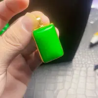 颈饰18K金镶嵌翡翠