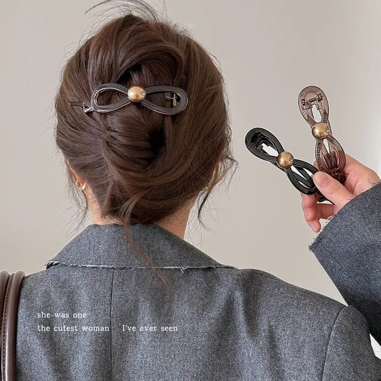 简约咖色珍珠蝴蝶结一字发夹女2025新款高端扭扭夹鲨鱼夹发卡夹子