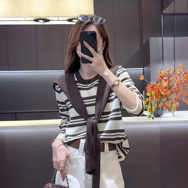 小众高级感条纹披肩假两件针织衫女秋冬新款气质休闲百搭针织上衣