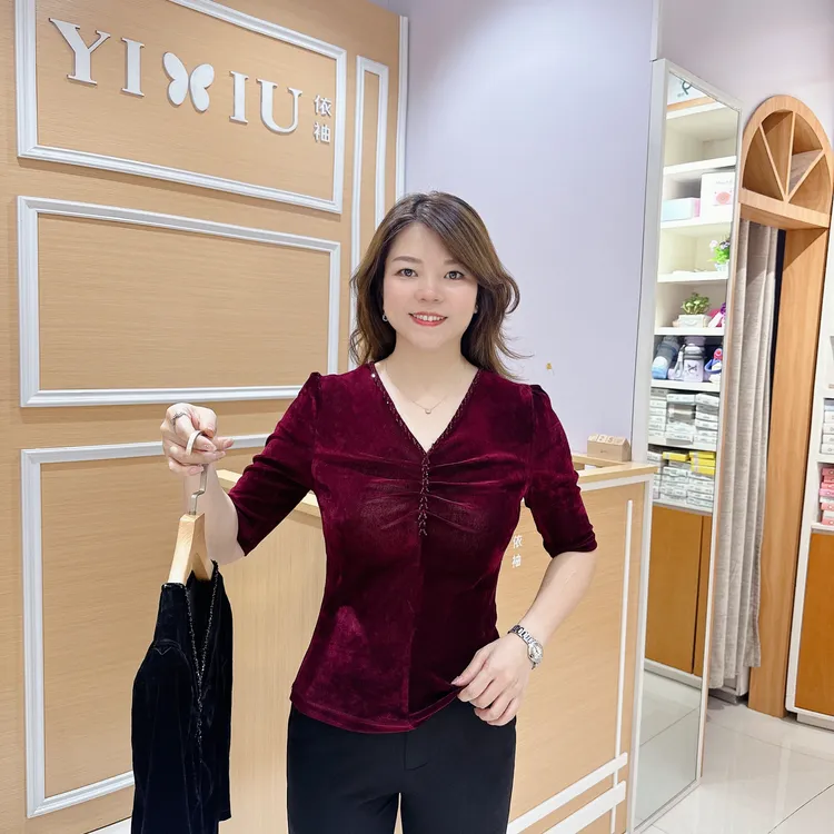 时尚淑女百搭棉T恤5-69020早秋五分袖丝绒V领洋气烫钻/长58厘