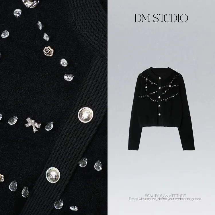 DEDM•STUDIO/气质减龄设计感圆领钉珠排扣小香开衫2511ZZS/182119