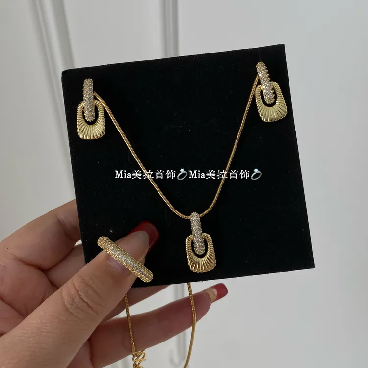 钛钢项链 高级感气质轻奢百搭经典锁骨链