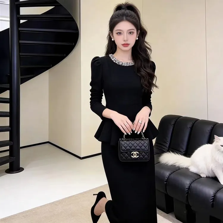 设计感小众上衣女2025秋季新款钉珠圆领长袖韩系chic别致小衫288#