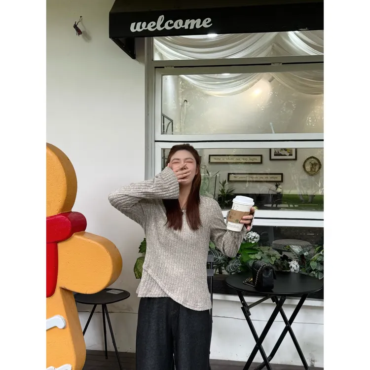 楠序【温暖特调】源子微胖女装 2025年秋纯色不规则毛针织衫YZ37321
