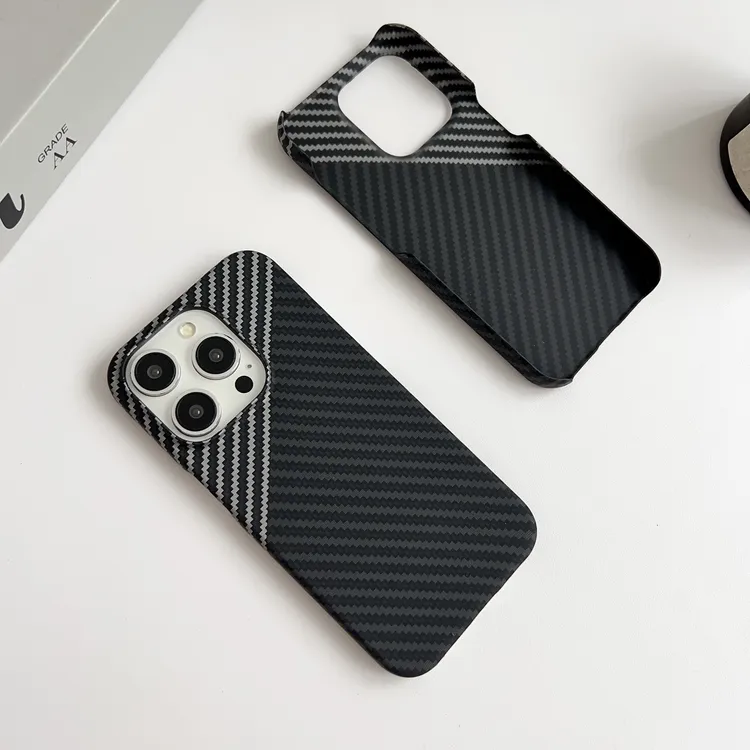 半包碳纤维纹适用苹果15pro手机壳pc硬壳iPhone14防摔保护套13