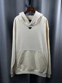 99新 Prada/普拉达 99新棉拼尼龙连帽领口金属标卫衣