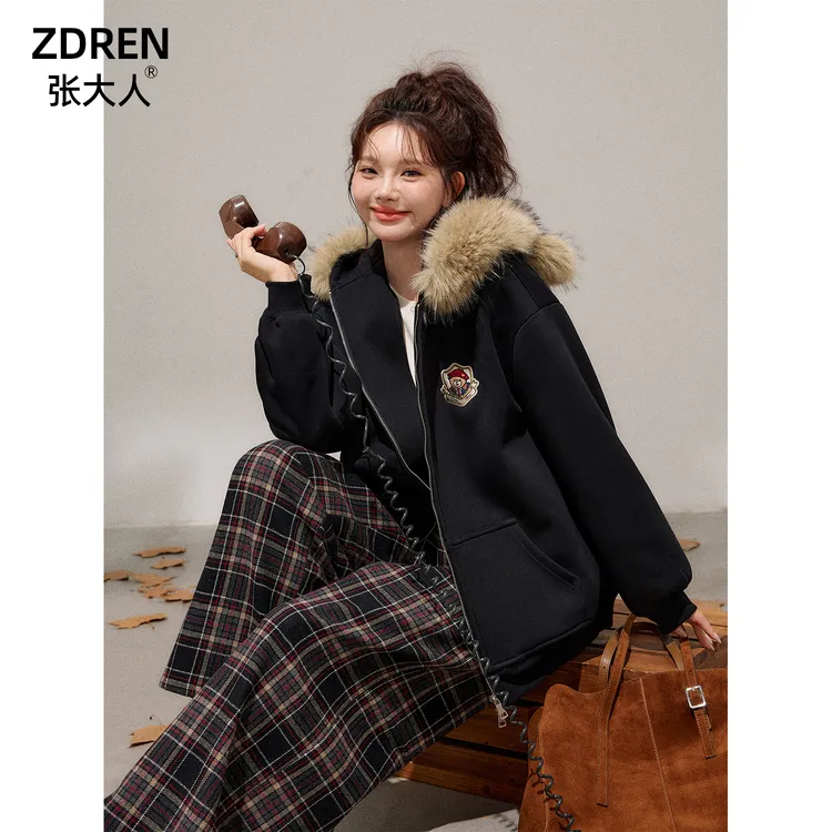 张大人【西野暮色】大码女装微胖妹妹加绒毛领深蓝夹克格纹裤套装