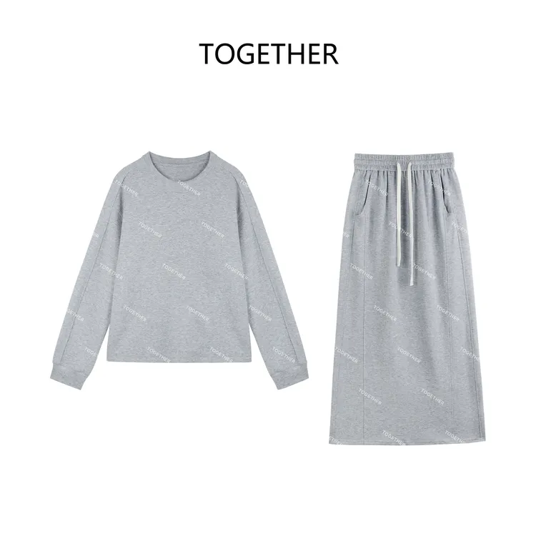 【TOGETHER】· 如颜 · 秋款圆领套头休闲两件套卫衣半身裙套装R1926