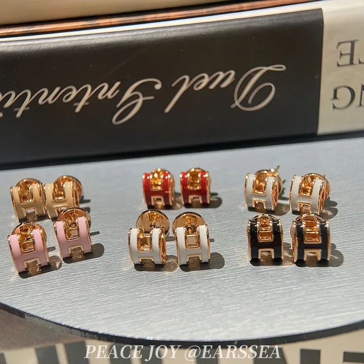 铜合金珐琅耳饰 厚金字母H耳钉 镀18k玫瑰金百搭简约重工珐琅耳饰