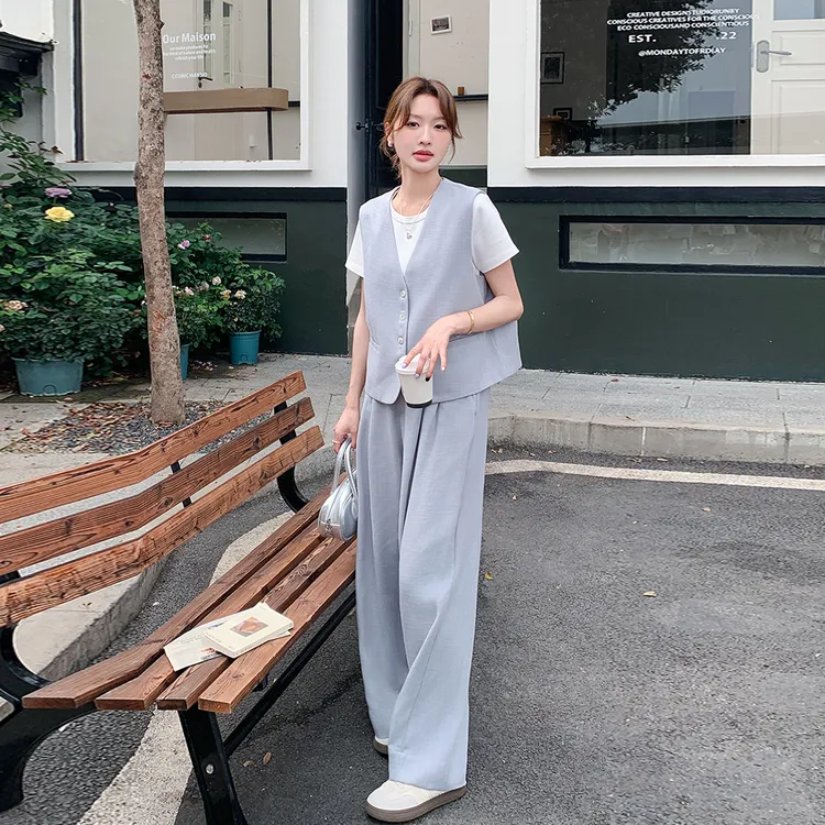 蕾丝拼接浅蓝色西装马甲阔腿裤套装女春夏两件套韩系大方得体穿搭