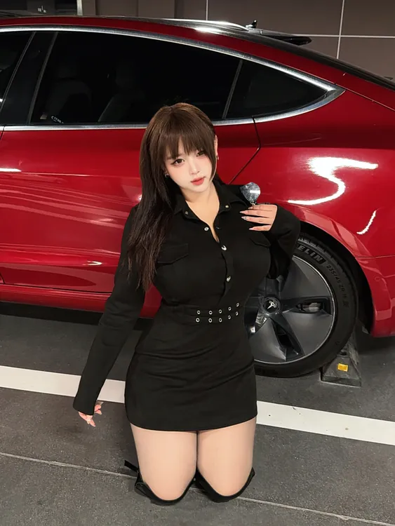 黑色麂皮绒长袖连衣裙女秋季御姐风气质高级感显瘦收腰包臀短裙