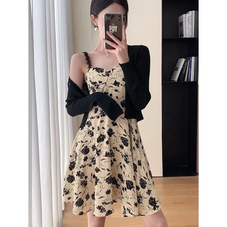 知性碎花连衣裙春款连衣裙港风吊带裙网红七夕高档清新收腰两件套