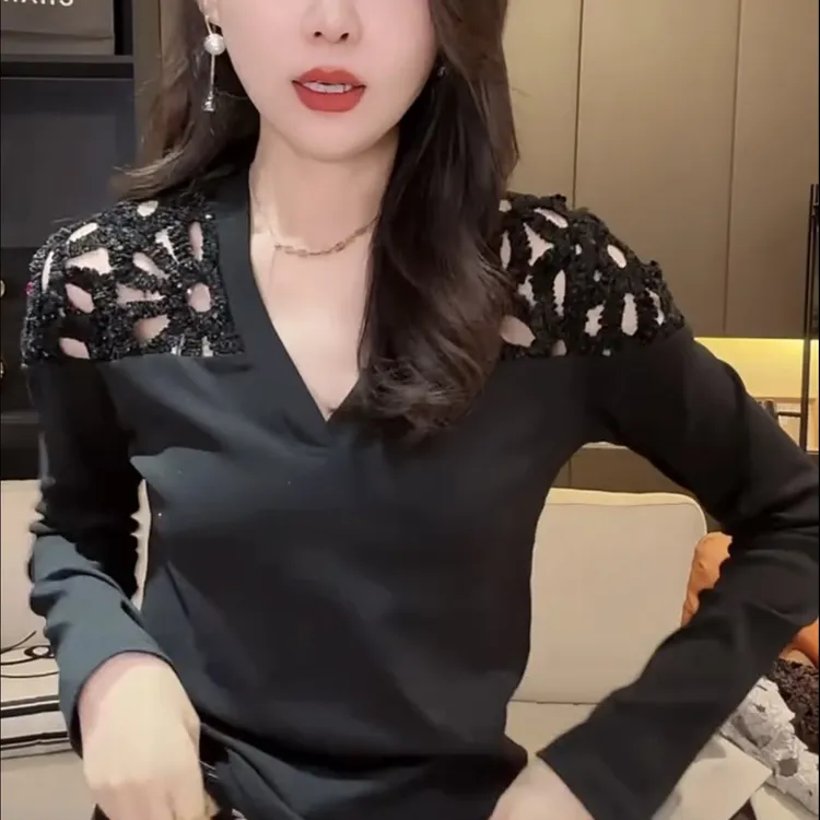 洋气镂空女INS风拼接V领圆领T恤网红春秋显瘦打底衫