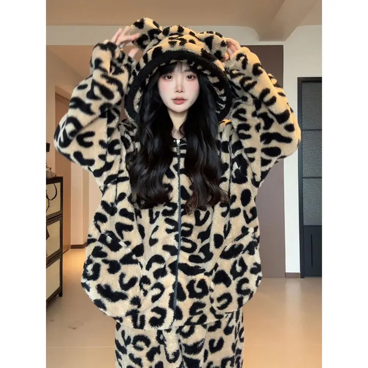 韩系可爱连帽耳朵豹纹珊瑚绒睡衣女秋冬新款休闲百搭家居服套装