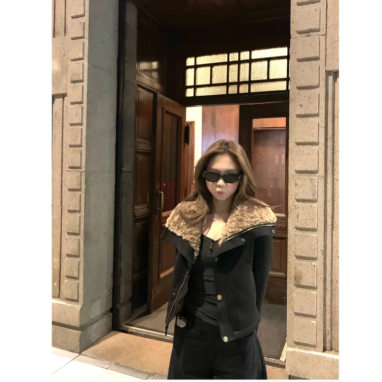 日暮往事 冬季新款黑色短款保暖外套韩系小众气质夹克上衣女