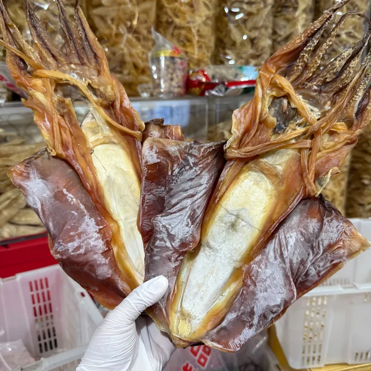 称重销售 吊晒红墨鱼淡干足干 两只起拍 直播改价 煲汤好货