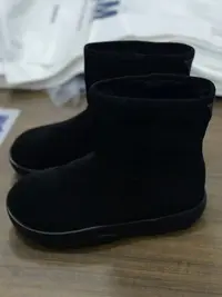 经典女款黑色雪地靴，中国制造