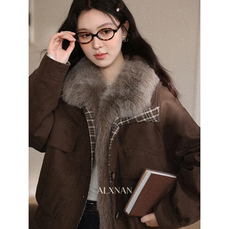 派克羽绒服女短款2025冬季新款可脱卸大毛领设计感复古老钱风外套