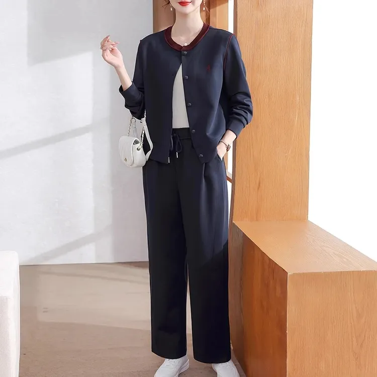 2025新款妈妈秋装两件套洋气高级感休闲套装中老年女装运动服外套