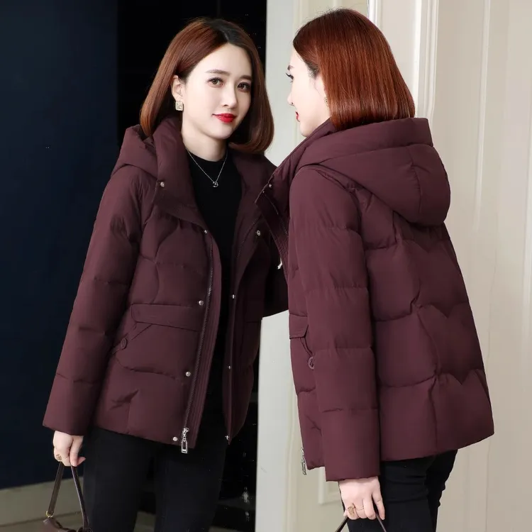 短款小个子羽绒服女冬季2025年新款妈妈装时尚保暖连帽宽松厚外套