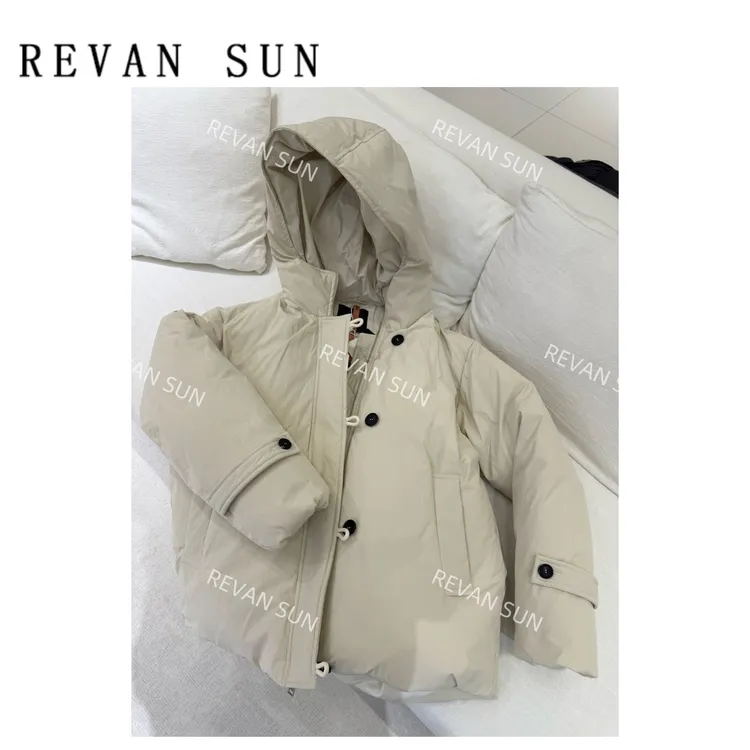 REVAN SUN-大骨架穿搭  斐雪 连帽纽扣羽绒服25187