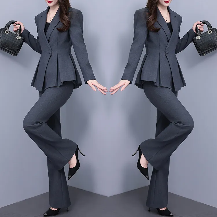 轻奢灰色西装三件套女2025秋季新款微喇裤职业气质西服时尚套装潮